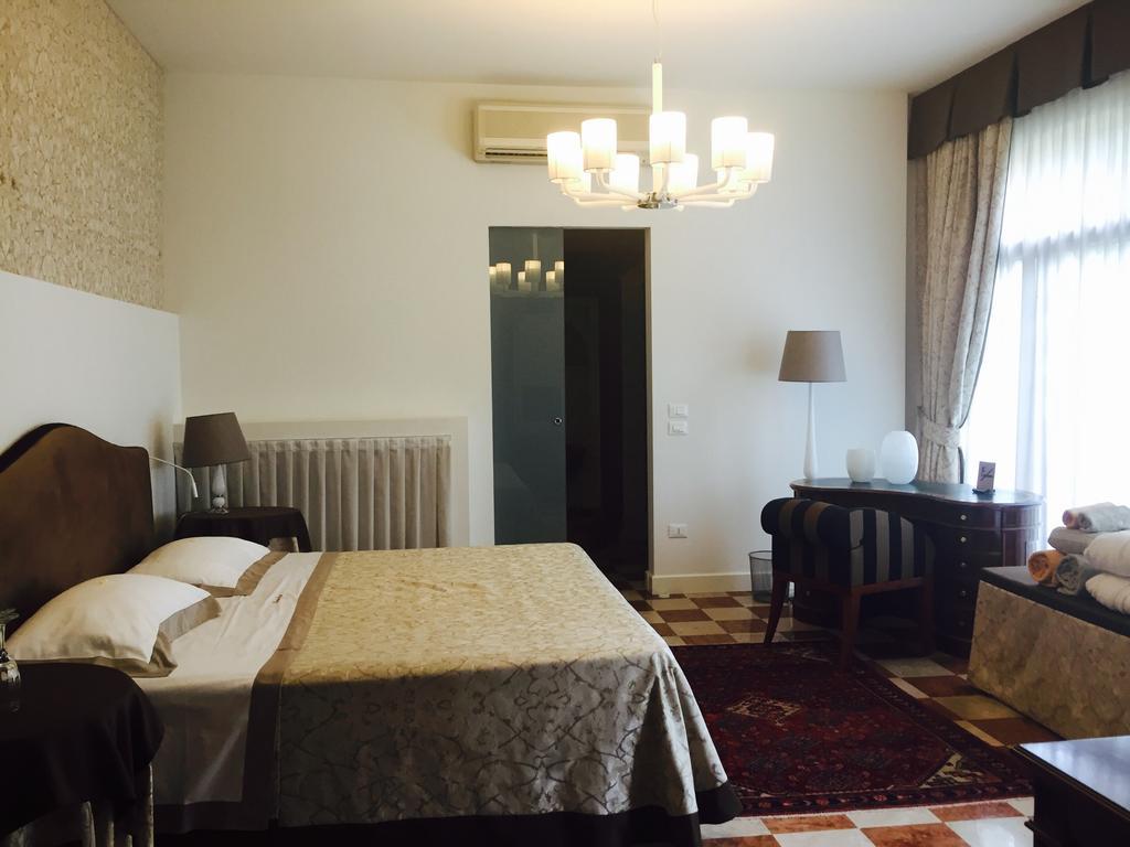 Domus Dotti V Guest House トレヴィーゾ エクステリア 写真