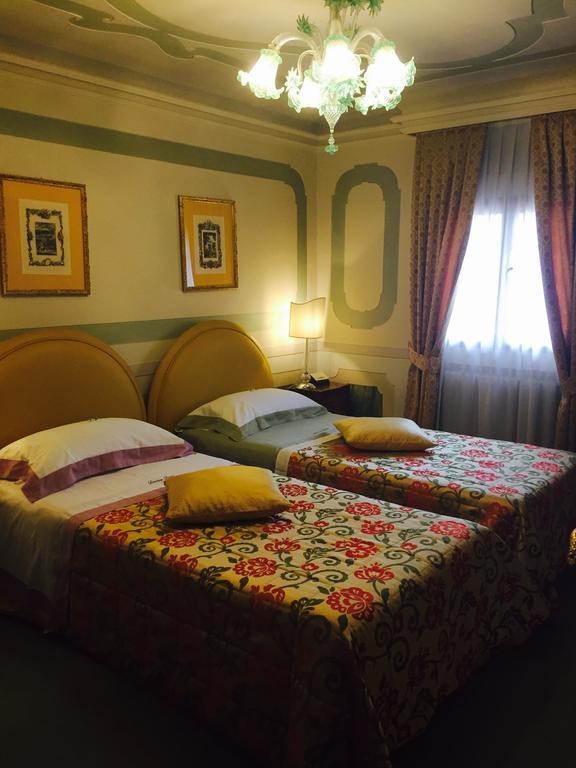 Domus Dotti V Guest House トレヴィーゾ エクステリア 写真